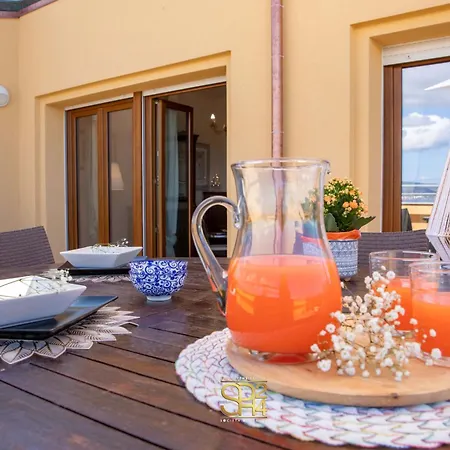 Panoramic Penthouse On The Gulf Of Lägenhet